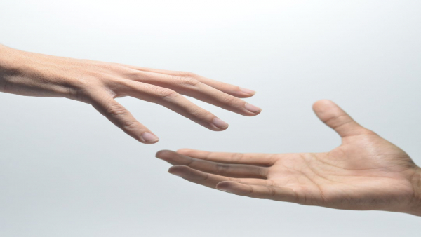 「人の役に立ちたい」を叶える！介護施設で働く5つの職種